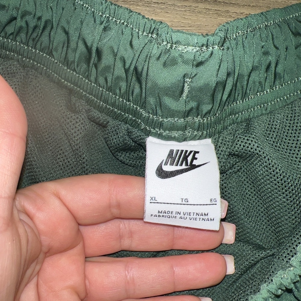 Nike Club Flow Woven Shorts Men's XL Mesh Lined Drawstring Pockets Green - Picture 4 of 7